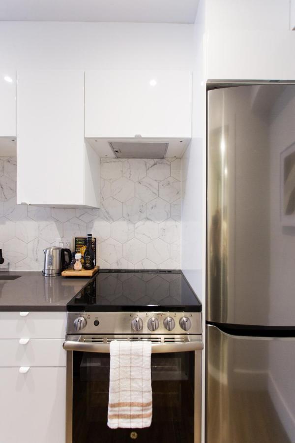 Romantic Studio In The Heart Of Little Italy By Den Stays Montréal Eksteriør bilde
