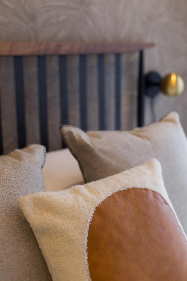 Romantic Studio In The Heart Of Little Italy By Den Stays Montréal Eksteriør bilde